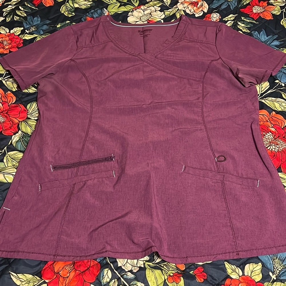 Medium scrub top